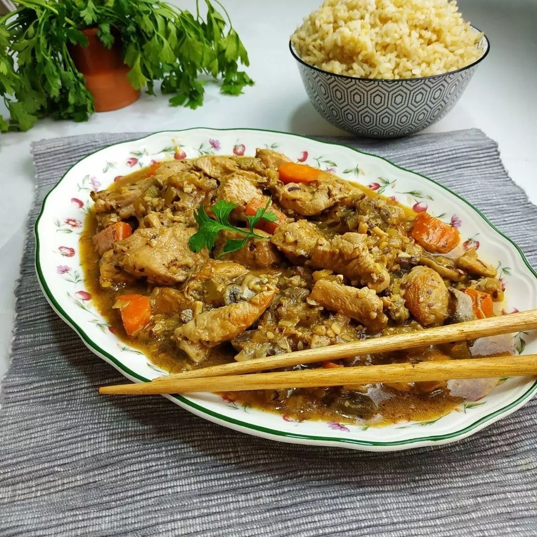 pollo con almendras