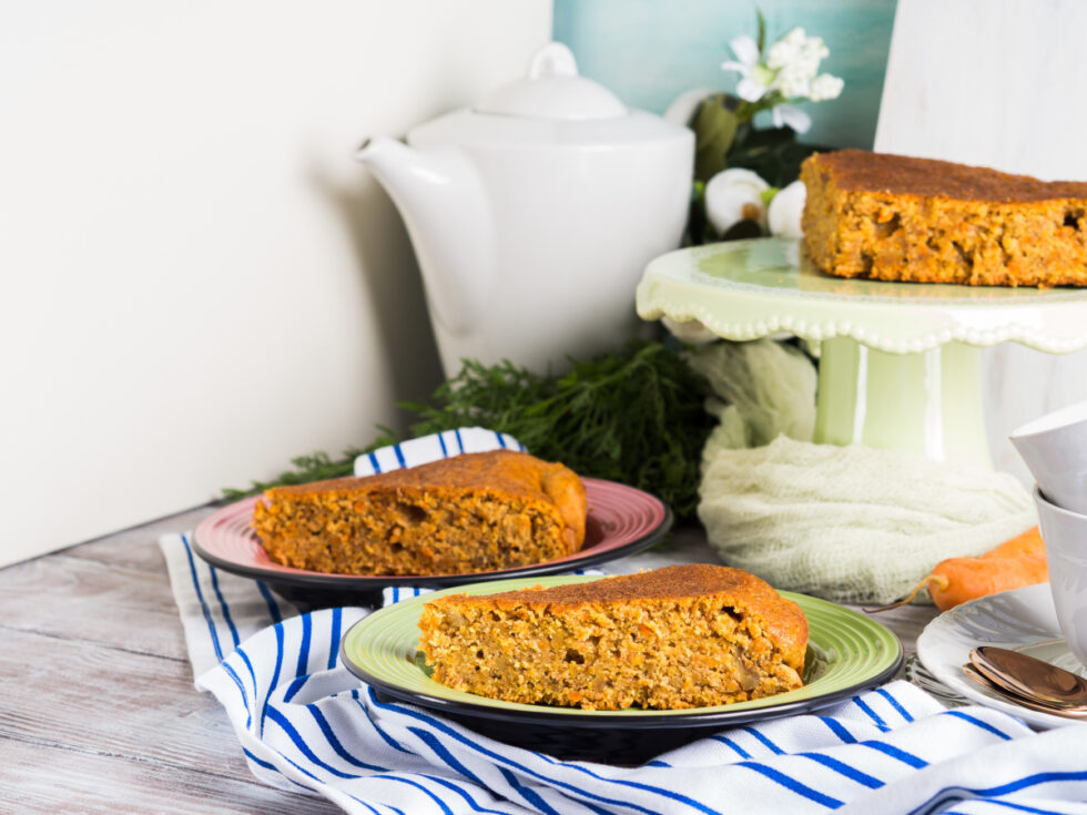 Tarta De Zanahoria Y Nueces Con Cobertura De Chocolate Tarta De Zanahoria Y Nueces Con Cobertura De Chocolate