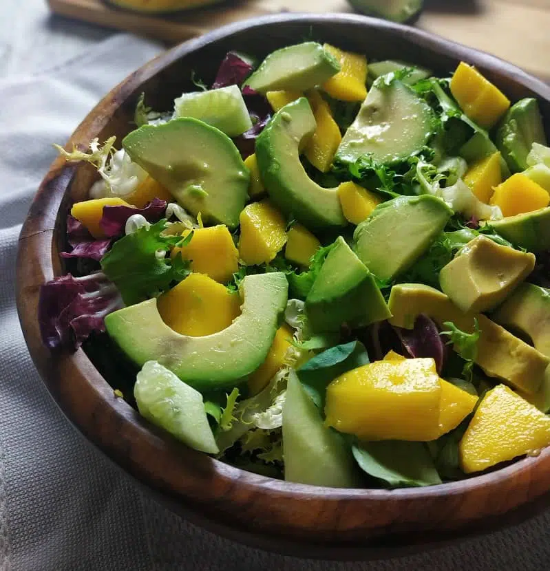 ensalada de mango y aguacate